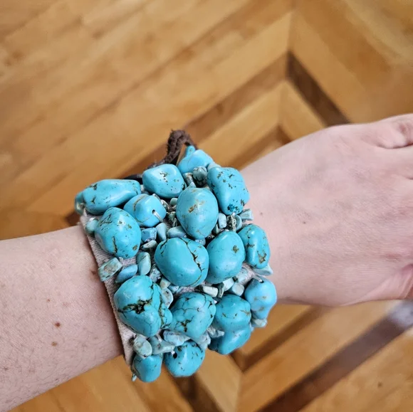Turquoise Beaded Bracelet - Picture 2 of 5